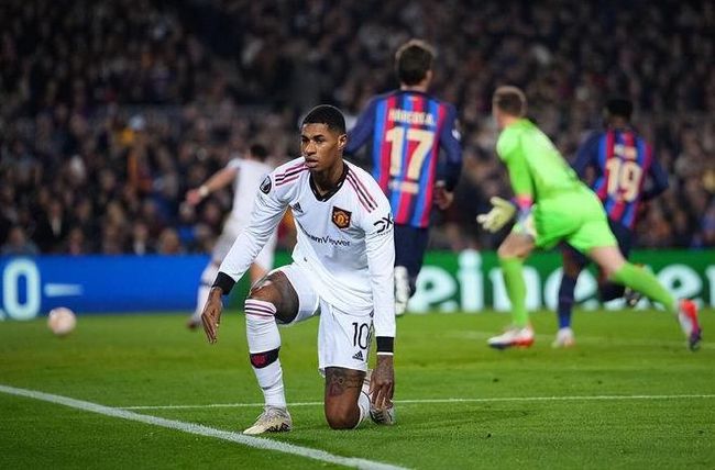 贝林厄姆在皇马纪录片《Universo Real Madrid: United Kingdom》的采访中表示，想为俱乐部的伟大历史添砖加瓦。